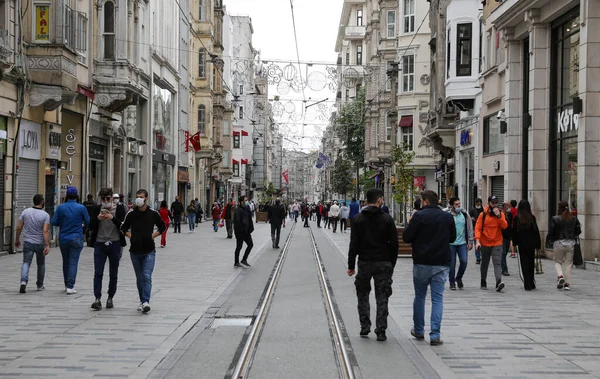 Istanbul Turkey Μαΐου 2020 Καθημερινή Ζωή Στη Λεωφόρο Istiklal Κατά — Φωτογραφία Αρχείου