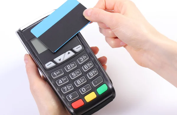 用非接触式信用卡，财务概念的付款终端 — 图库照片
