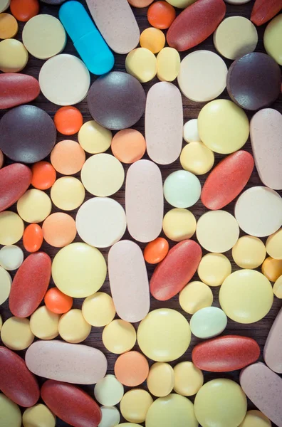 Vintage foto, Colorate pillole mediche e capsule, concetto di assistenza sanitaria — Foto Stock