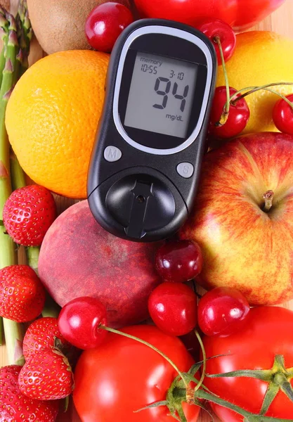 Meyve ve sebze, sağlıklı beslenme, şeker hastalığı olan Şeker Ölçüm — Stok fotoğraf