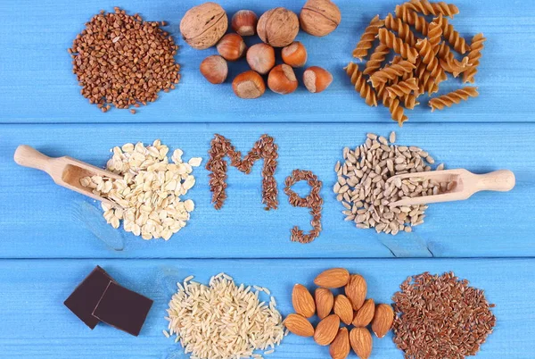 Natural ingredients and products containing magnesium and dietary fiber, healthy nutrition — Stock Photo, Image