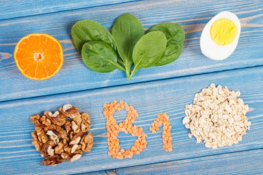 Ürün ve malzemeler içeren vitamin B1 ve diyet lifi, sağlıklı beslenme