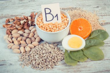 Vintage Fotoğraf, ürün ve malzemeler içeren vitamin B1 ve diyet lifi, sağlıklı beslenme