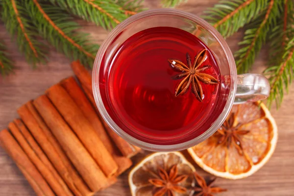 Mulled wine for christmas or winter evening with spices and spruce branches — Stock Photo, Image