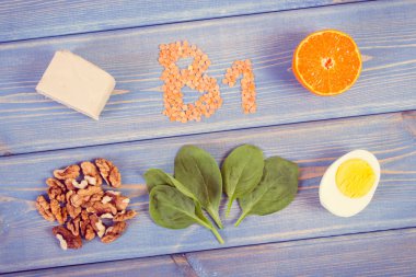 Vintage Fotoğraf, ürün ve malzemeler içeren vitamin B1 ve diyet lifi, sağlıklı beslenme