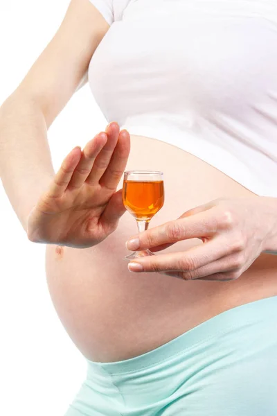 Pregnant woman with glass of wine, concept of unhealthy lifestyles during pregnancy — Stock Photo, Image