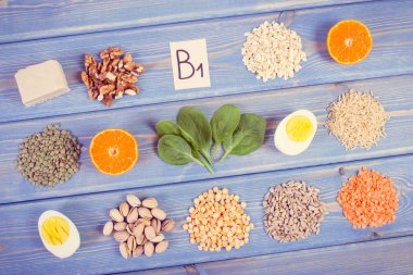 Vintage Fotoğraf, ürün ve malzemeler içeren vitamin B1 ve diyet lifi, sağlıklı beslenme