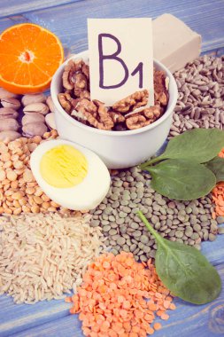 Vintage Fotoğraf, ürün ve malzemeler içeren vitamin B1 ve diyet lifi, sağlıklı beslenme