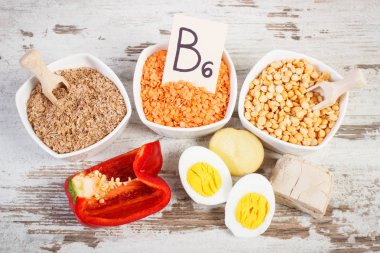 Ürün ve malzemeler içeren vitamin B6 ve diyet lifi, sağlıklı beslenme
