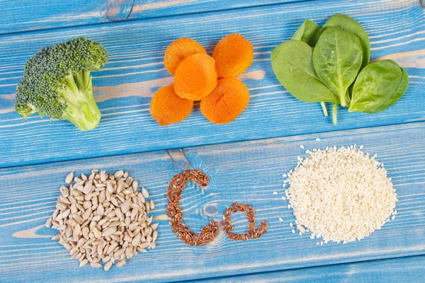 Produits et ingrédients contenant du calcium et des fibres alimentaires, une alimentation saine — Photo