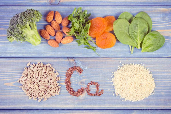 Vintage foto's, producten en ingrediënten met calcium en dietary fiber, gezonde voeding — Stockfoto