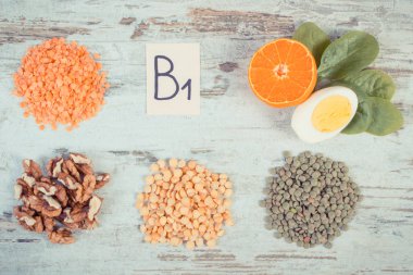 Vintage Fotoğraf, ürün ve malzemeler içeren vitamin B1 ve diyet lifi, sağlıklı beslenme
