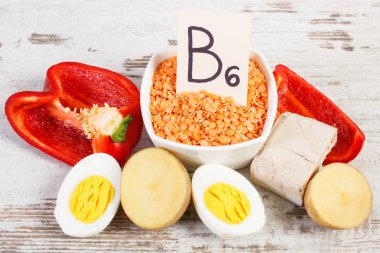 Ürün ve malzemeler içeren vitamin B6 ve diyet lifi, sağlıklı beslenme