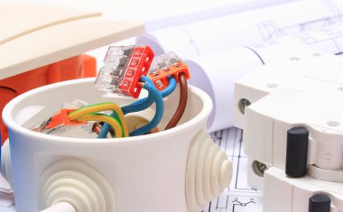 Elektrik tesisat ve inşaat diyagramları için bileşenler