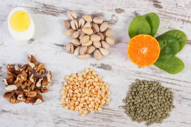 Ürün ve malzemeler içeren vitamin B1 ve diyet lifi, sağlıklı beslenme