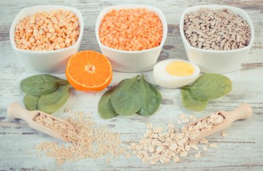 Vintage Fotoğraf, ürün ve malzemeler içeren vitamin B1 ve diyet lifi, sağlıklı beslenme