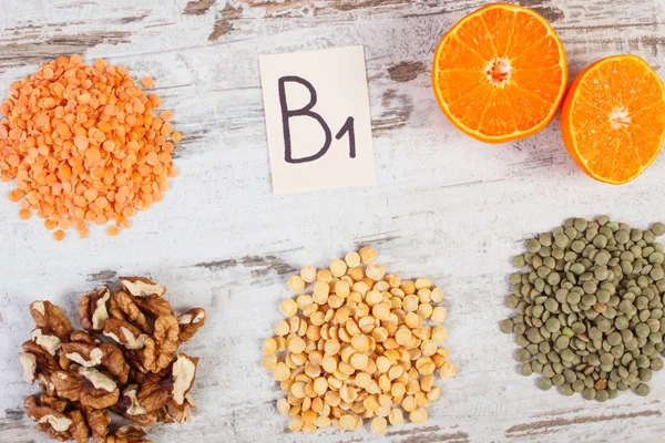 Produkty a přísady obsahující vitamín B1 a vlákniny, zdravá výživa — Stock fotografie
