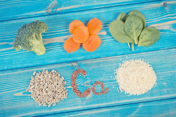 Vintage foto's, producten en ingrediënten met calcium en dietary fiber, gezonde voeding — Stockfoto