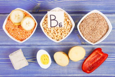 Ürün ve malzemeler içeren vitamin B6 ve diyet lifi, sağlıklı beslenme