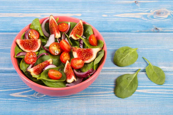 Ensalada de frutas y verduras frescas, estilo de vida saludable y concepto nutricional — Foto de Stock