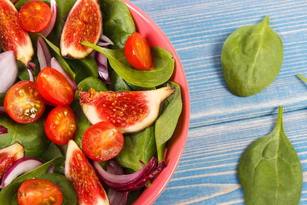 신선한 과일 및 야채 샐러드, 건강 한 라이프 스타일 및 영양 개념 — 스톡 사진