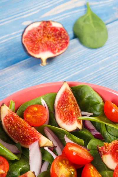 Ensalada de frutas y verduras frescas, estilo de vida saludable y concepto nutricional —  Fotos de Stock