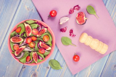 Vintage Fotoğraf, meyve ve sebze salatası ve yemek, sağlıklı beslenme kavramı hazırlanması için malzemeler