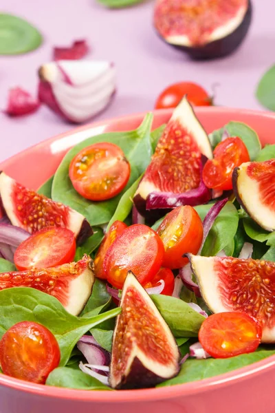 유리 그릇, 건강 한 라이프 스타일 및 영양 개념에 과일과 야채 샐러드 — 스톡 사진
