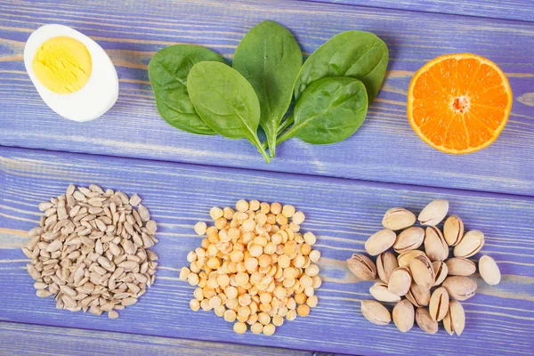 Ürün ve malzemeler içeren vitamin B1 ve diyet lifi, sağlıklı beslenme