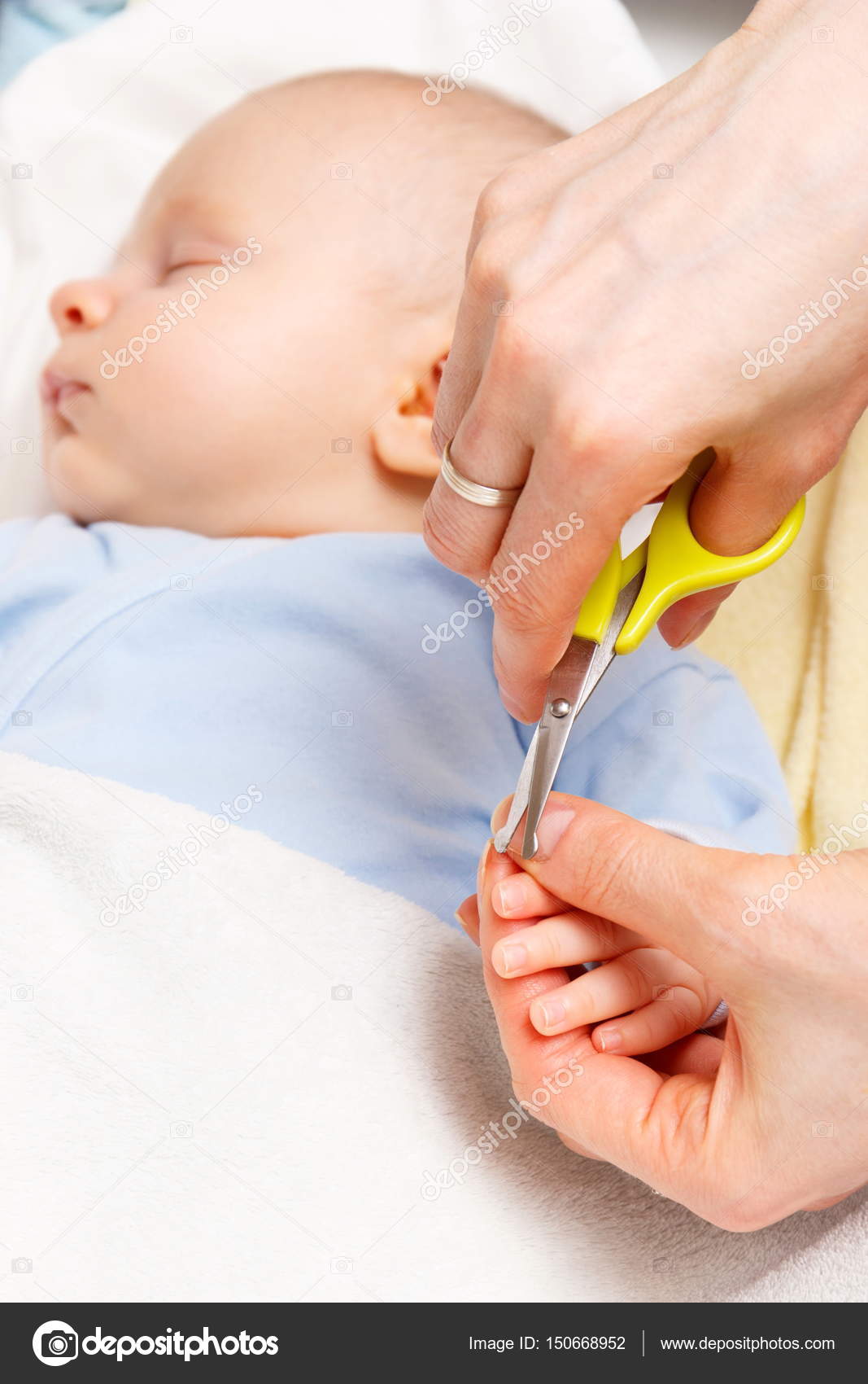 newborn baby fingernails
