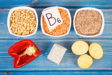 Ürün ve malzemeler içeren vitamin B6 ve diyet lifi, sağlıklı beslenme