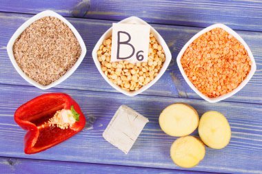Ürün ve malzemeler içeren vitamin B6 ve diyet lifi, sağlıklı beslenme