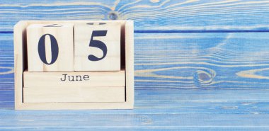 Vintage Fotoğraf, 5 Haziran. 5 Haziran günü ahşap küp takvim tarihi