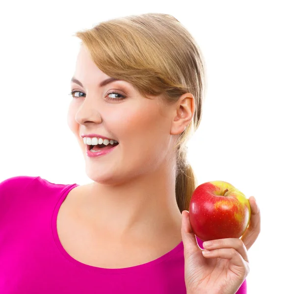 新鮮なリンゴ、健康的な栄養の概念を保持している幸せの笑顔の女性 — ストック写真