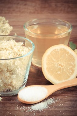 Vintage Fotoğraf, çiçek ve Mürver, suyu içecek hazırlanması için malzemeler