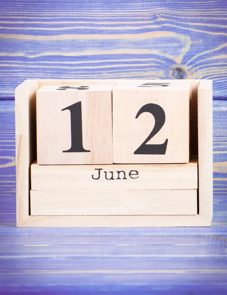 June 12th. Date of 12 June on wooden cube calendar — Stock Photo, Image