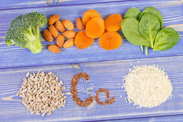 Producten of ingrediënten die calcium, voedingsvezels en mineralen bevatten — Stockfoto