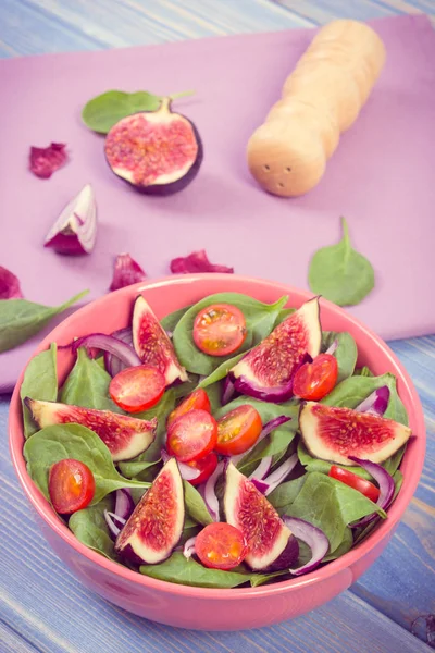 Foto vintage, Ensalada de frutas y verduras frescas e ingredientes para preparar la comida —  Fotos de Stock