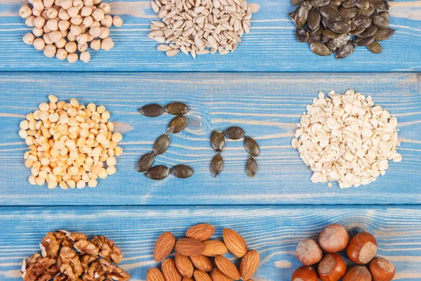 Produtos e ingredientes contendo zinco, minerais e fibras alimentares, conceito de nutrição saudável — Fotografia de Stock