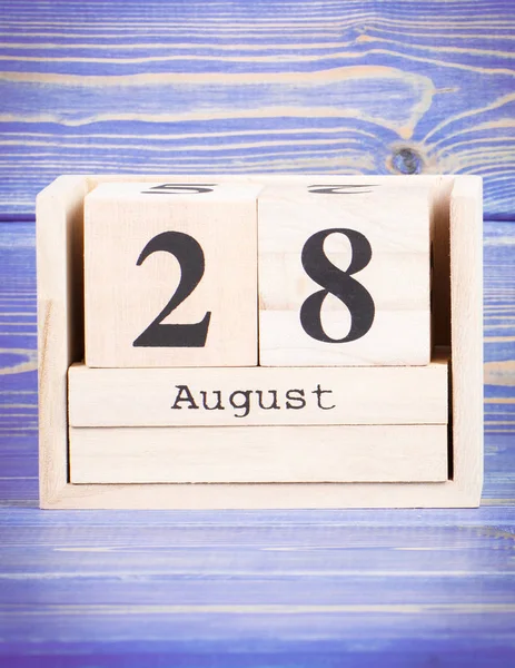August 28th. Date of 28 August on wooden cube calendar — Stock Photo, Image