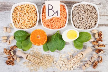 Maddeler içeren vitamin B1 ve lif, sağlıklı beslenme