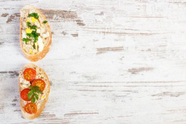 Baget veya uskumru veya ton balığı sandviç yapıştırın, gemide metin için yer Kopyala