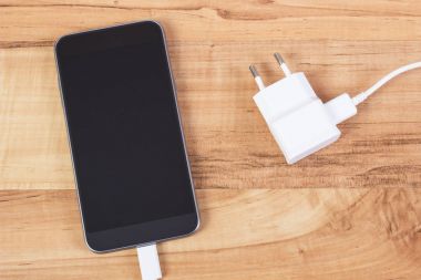Cep telefonu şarj cihazı, şarj smartphone bağlı fiş ile