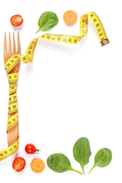 Telaio di forchetta avvolto in verdure centimetriche e fresche, concetto di perdere peso e nutrizione sana — Foto Stock