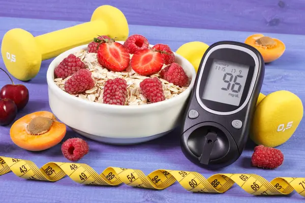 Şeker seviyesi, yulaf ezmesi meyve, santimetre ve halter, diyabet ve sağlıklı yaşam kontrol etmek için şekeri ölçüm cihazı