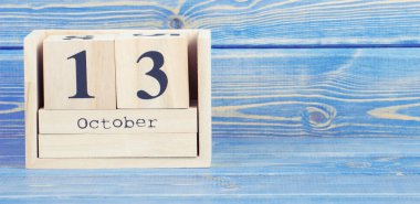 Vintage Fotoğraf, 13 Ekim. Tarihi ahşap küp takvim üzerinde 13 Ekim