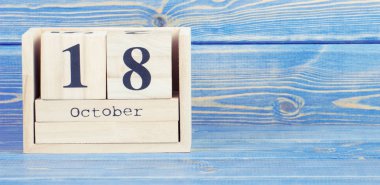 Vintage Fotoğraf, 18 Ekim. Ahşap küp takvim üzerinde 18 Ekim tarihi