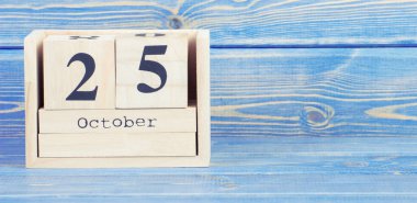 Vintage Fotoğraf, 25 Ekim. Ahşap küp takvim üzerinde 25 Ekim tarihi
