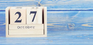 Vintage Fotoğraf, 27 Ekim. Ahşap küp takvim üzerinde 27 Ekim tarihi