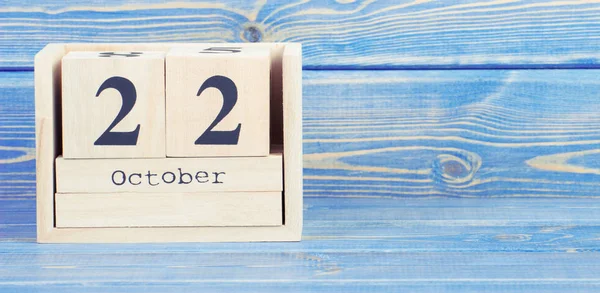 Archiwalne zdjęcie, 22 października. Dnia 22 października w kalendarzu drewniany Kubik — Zdjęcie stockowe